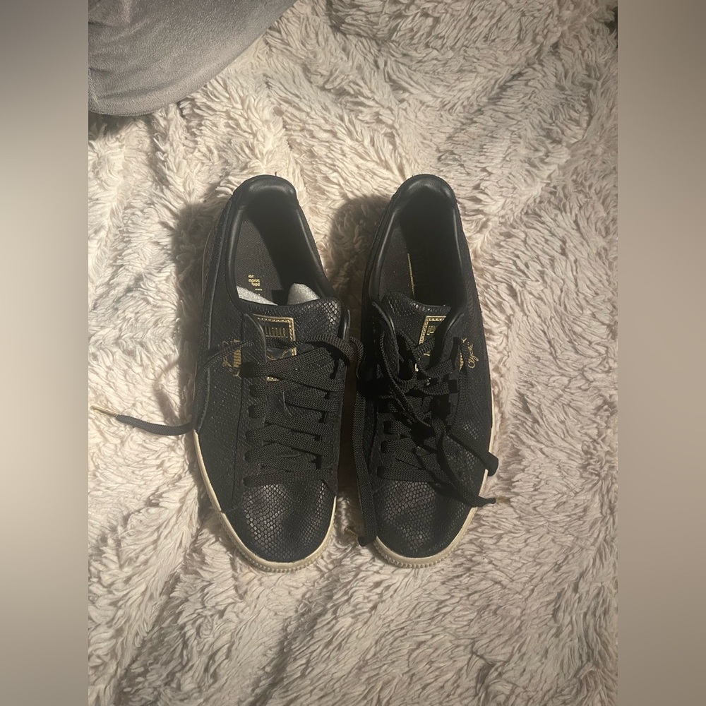 Puma Women's Clyde Euphoria Team Gold/Marshmallow size 8.5